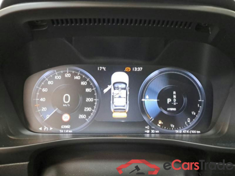 VOLVO XC40 / 2021 / 5P / SUV T5 RECHARGE PLUG-IN AUTO CORE #4