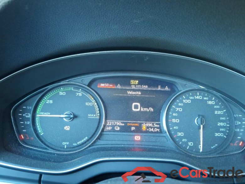 AUDI Q5 / 2020 / 5P / SUV 50 TFSI E BUSINESS QUATTRO S TRONIC #4