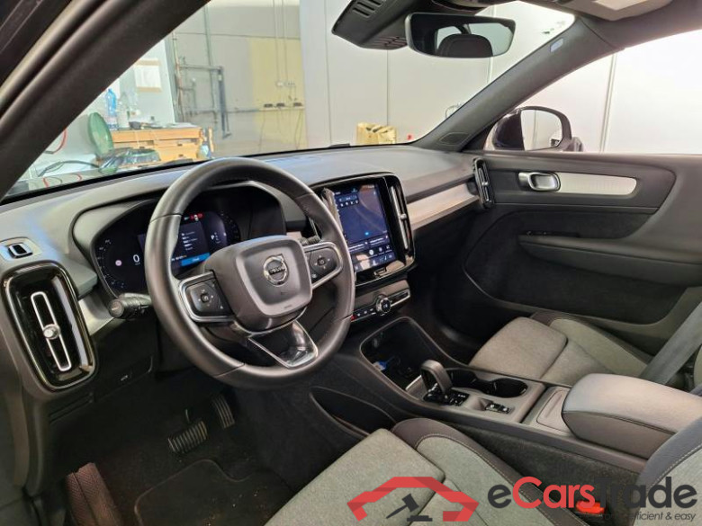VOLVO XC40 / 2021 / 5P / SUV B3 AUTOMATICO CORE #3