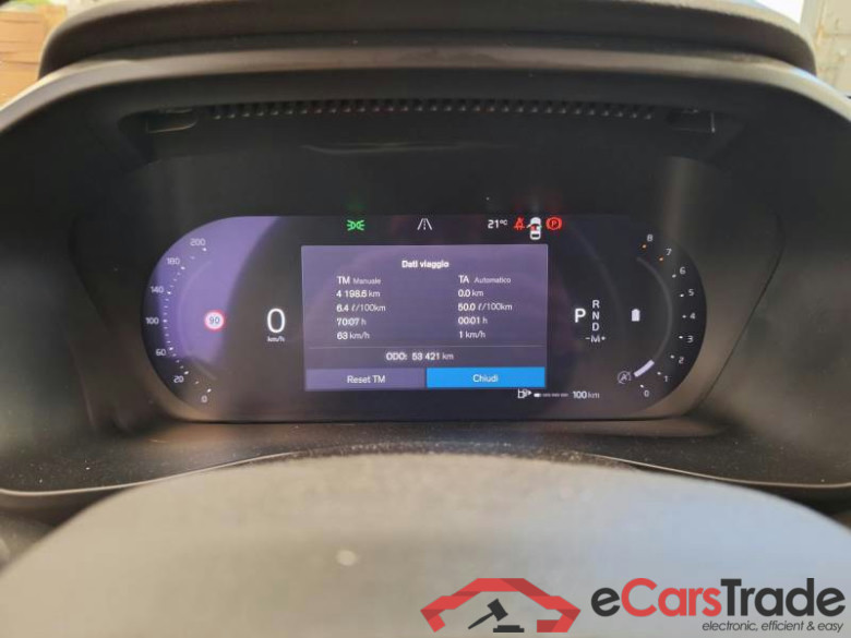 VOLVO XC40 / 2021 / 5P / SUV B3 AUTOMATICO CORE #4