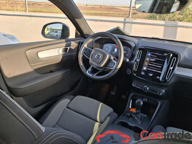 VOLVO XC40 / 2021 / 5P / todoterreno 1.5 T2 Core Pro #3