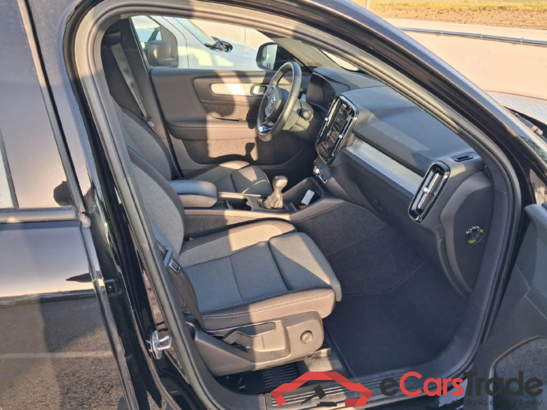 VOLVO XC40 / 2021 / 5P / todoterreno 1.5 T2 Core Pro #6