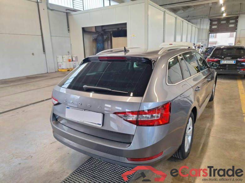 SKODA SUPERB WAGON / 2019 / 5P / STATION WAGON 2.0 TDI EVO 110KW STYLE DSG #2