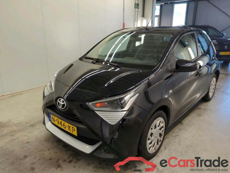 TOYOTA Aygo 1.0 VVT-i x-play #1