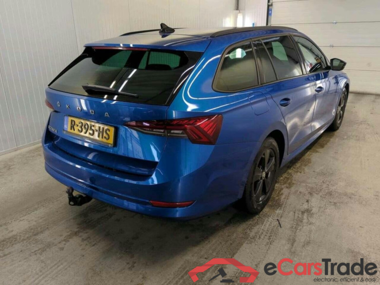 SKODA Octavia Combi 1.0 TSI Sport Bns #2