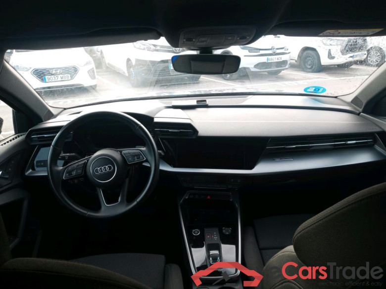 AUDI A3 / 2020 / 5P / berlina con portón Sportback Black 45 TFSI e Comp S tronic #3