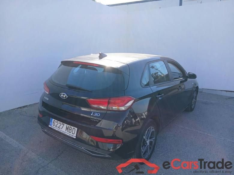 HYUNDAI i30 / 2020 / 5P / berlina con portón 1.0 TGDI 48V Klass #2