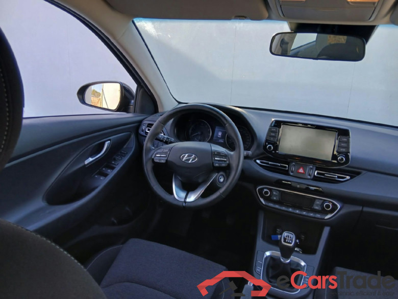 HYUNDAI i30 / 2020 / 5P / berlina con portón 1.0 TGDI 48V Klass #3