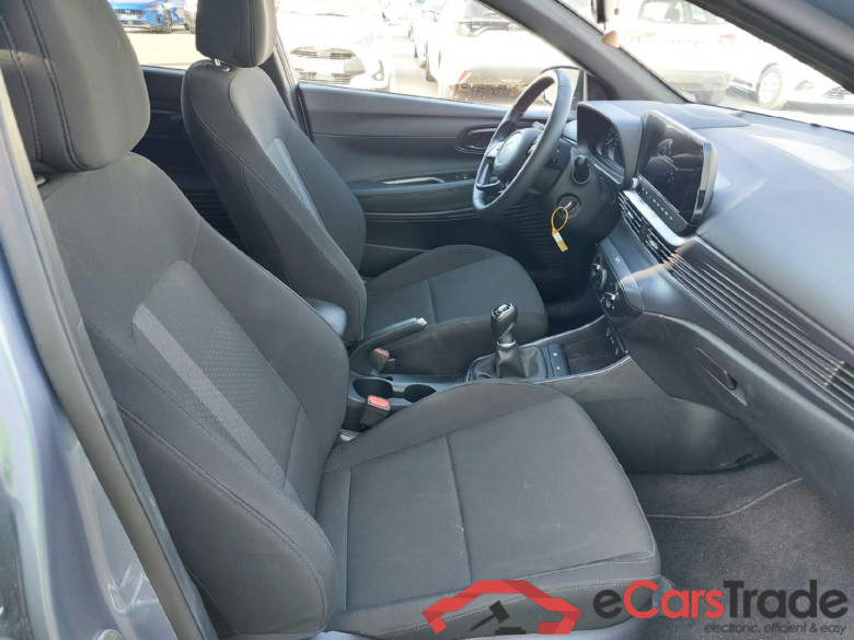 HYUNDAI i20 / 2023 / 5P / berlina con portón 1.0 T Black Line #6