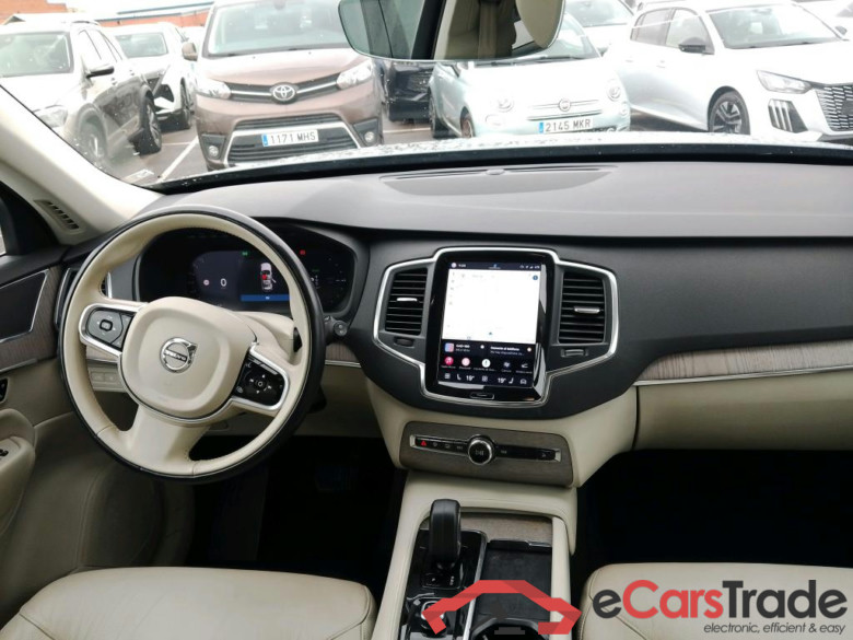 VOLVO XC90 / 2019 / 5P / todoterreno 2.0 T8 AWD Core Recharge Auto #3