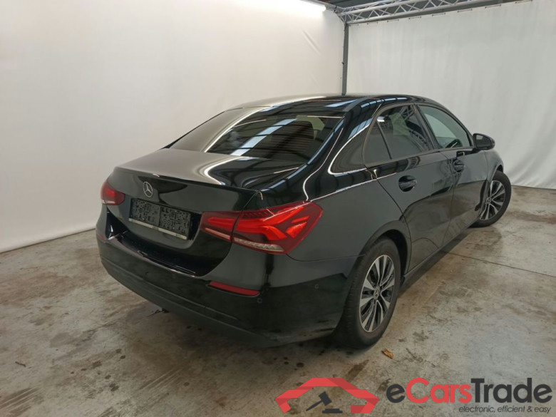 Mercedes-Benz A-Klasse Limousine A 180 Business Solution Essential Aut. 4d #2