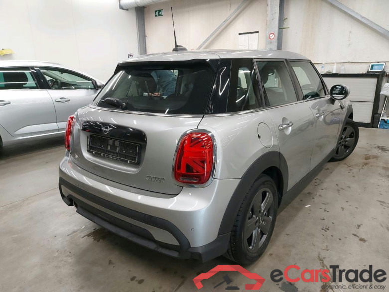 MINI - MIN COOPER 5D 1.5iA 136PK With Climatic & Navigation & Cruise Conntrol & Rear Park Sensors   * PETROL * #2