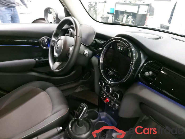 MINI - MIN COOPER 5D 1.5iA 136PK With Climatic & Navigation & Cruise Conntrol & Rear Park Sensors   * PETROL * #3