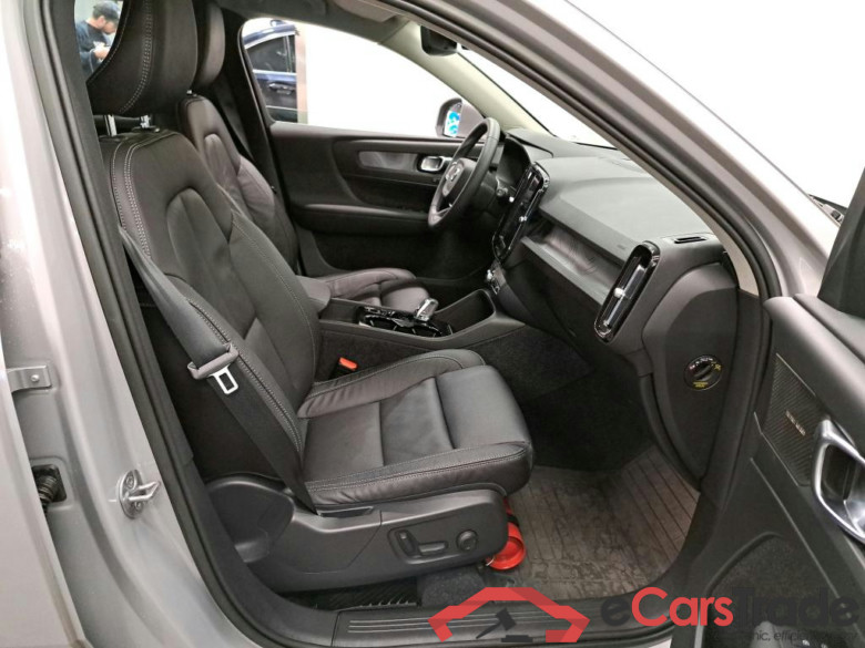 VOLVO - VOL XC40 T4 PHEV 211PK Plus Bright Design With Arianne Leather & Driver Assista Pack & & Pack Light & Protection  * HYBRID * #3