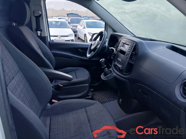 MERCEDES-BENZ Vito / 2014 / 4P / furgón 114 CDI Larga #6