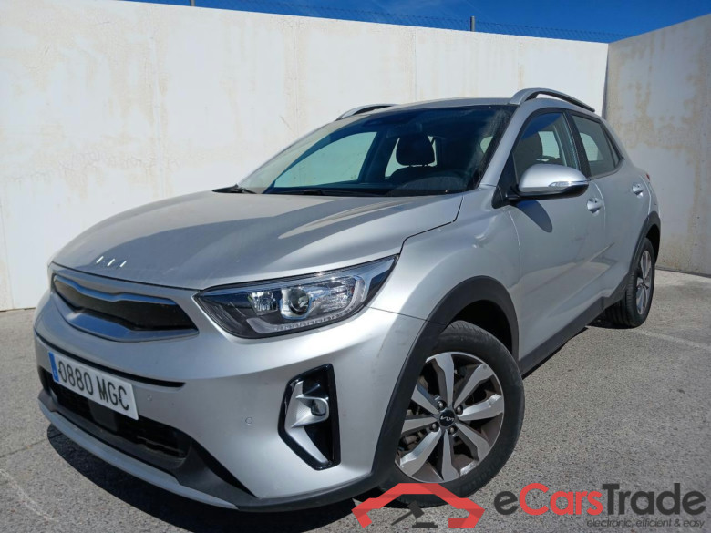 KIA Stonic / 2017 / 5P / todoterreno 1.0 T-GDi 88kW (120CV) MHEV Drive DCT #1
