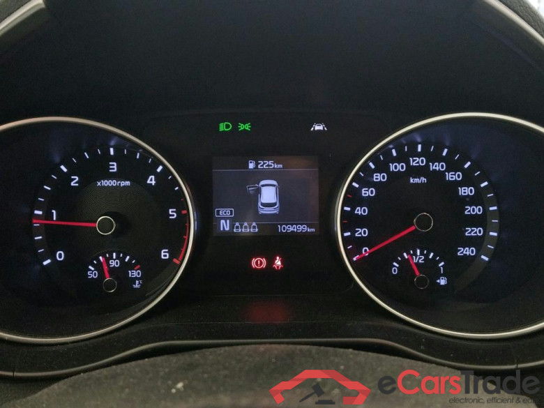 KIA Ceed / 2018 / 5P / berlina con portón 1.6 MHEV iMT 100kW (136CV) Drive #4