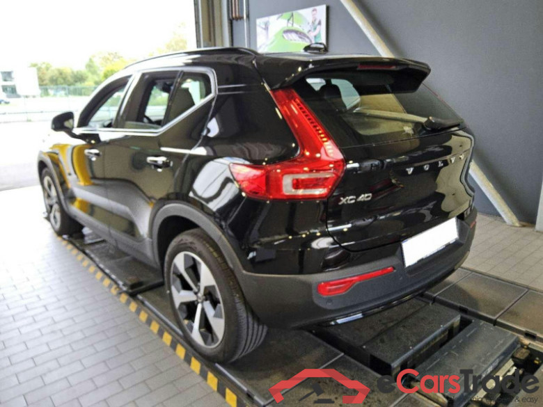 Volvo XC40 (2017->) DE - SUV5 B4 2WD EU6d, Plus Dark, (Facelift) 2022 - 2024 #4