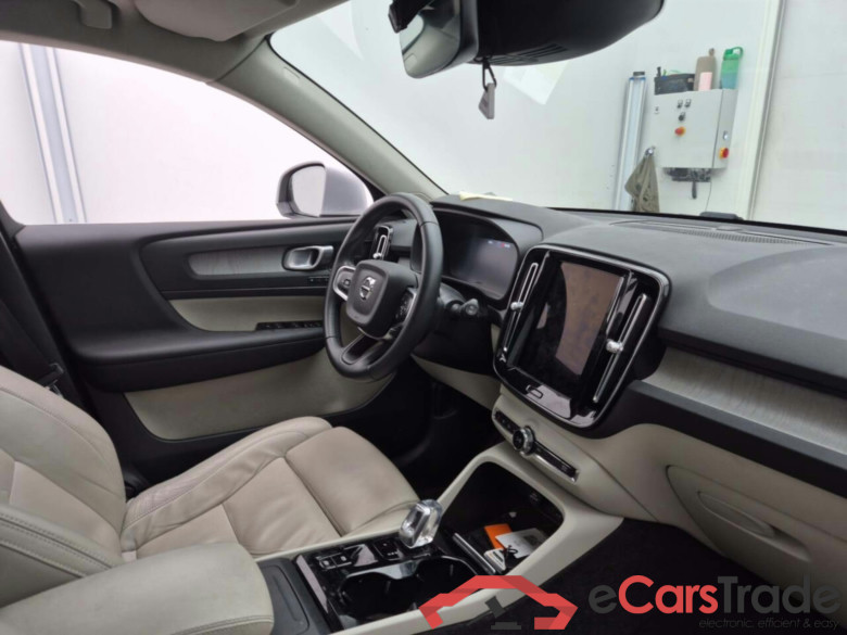 VOLVO XC40 1.5 T2 GEARTRONIC INSCPRIPTION #3