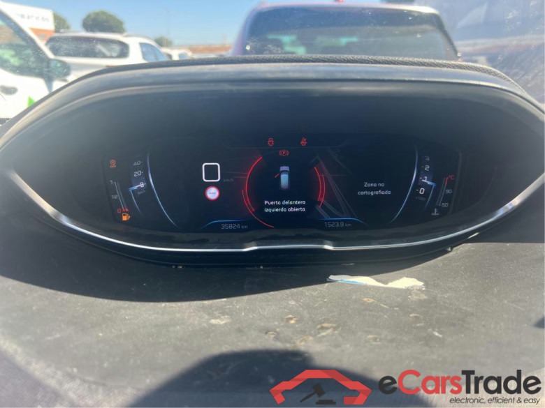 PEUGEOT 3008 / 2016 / 5P / todoterreno 1.2 PURETECH 96KW (130CV) ALLURE S&S (CX) #4