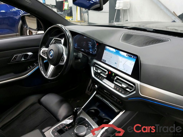 BMW - BMW 3 TOURING 320e 204PK M Sport With Alcantara Sensatec Heated Sport Seats & Parking Assistant Pack  * HYBRID * #3