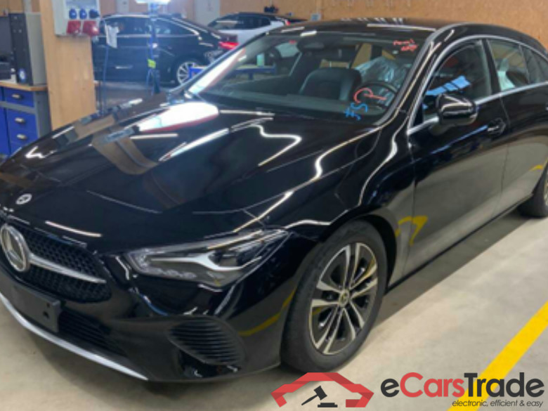 MERCEDES-BENZ CLA 180 Shooting Brake 7G-DCT Entry 5d 100kW #1