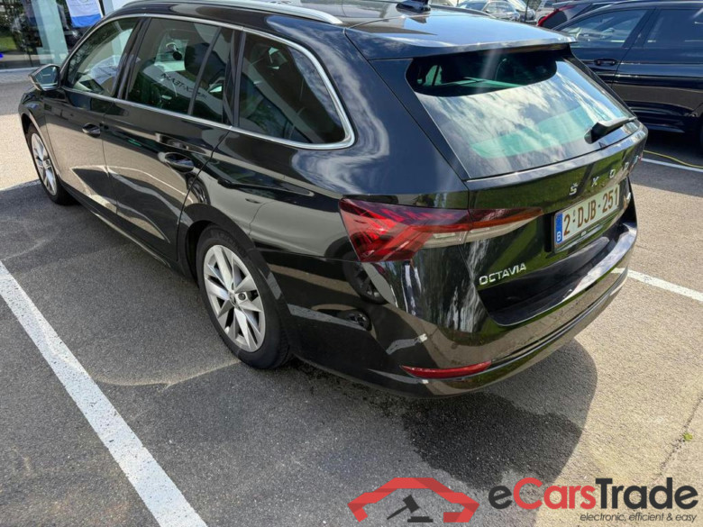 SKODA Octavia Combi SW 1.5 TSI eTec MHE Clever DSG #4