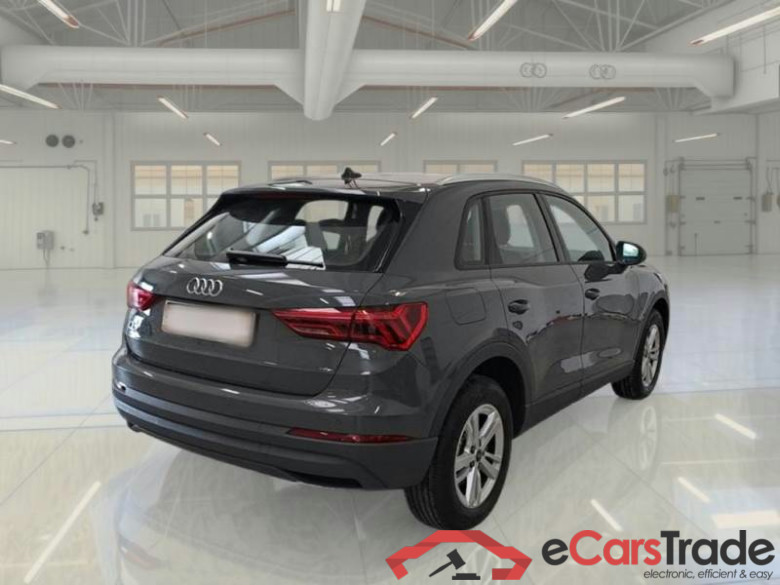 AUDI Q3 / 2018 / 5P / SUV 45 TFSI E S TRONIC BUSINESS #2