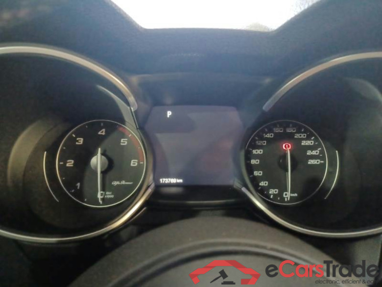 ALFA ROMEO STELVIO / 2017 / 5P / SUV 2.2 TURBO DIESEL 210CV VELOCE AT8 Q4 #4